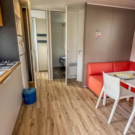 Mobil-home A - 5 Pers. - Api-1-52-1629 * Notre-Dame-de-Monts