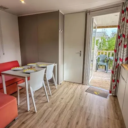 Mobil-home A - 5 Pers. - Api-1-52-1629 Campsite