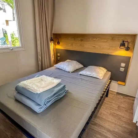 Mobil-home A - 5 Pers. - Api-1-52-1629 * Notre-Dame-de-Monts